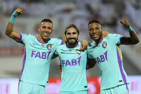 العين يتوج بطلاً لدوري أدنوك للمحترفين للمرة الـ15 بعد خماسية في الشارقة