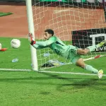 إصابة مصطفى شوبير تربك حسابات الأهلي قبل الجولة الحاسمة في الدوري