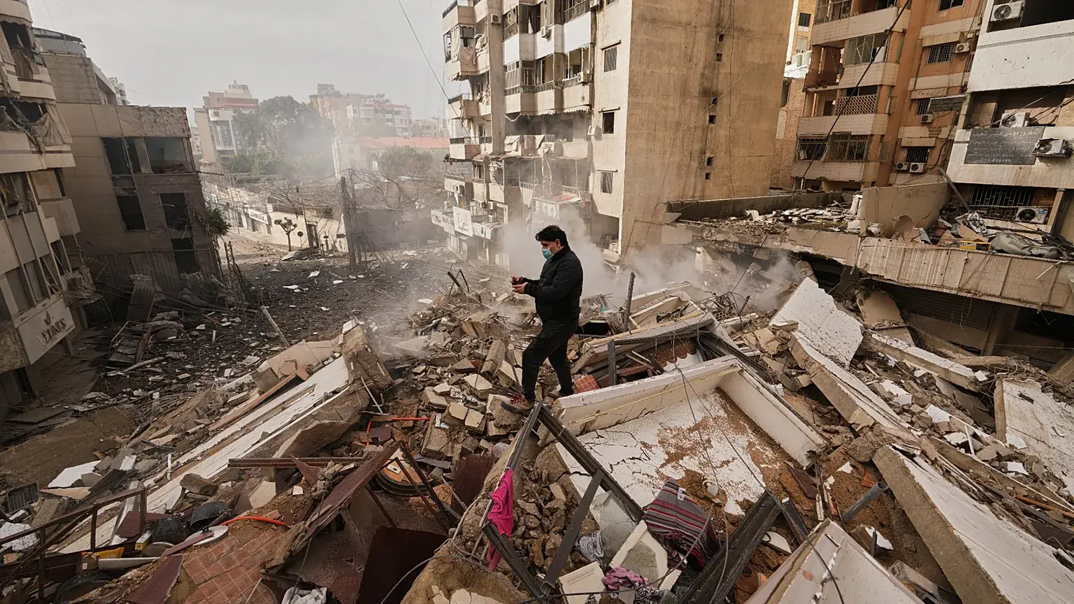 مسؤولون إسرائيليون: الهدف تفكيك بنية حزب الله العسكرية.. وواشنطن تدعم العملية مع الدعوة للحد من الأضرار