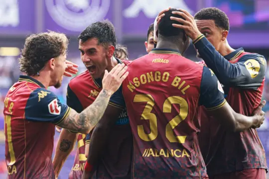 ديبورتيفو لا كورونيا يعود إلى الدوري الإسباني بعد غياب 8 مواسم