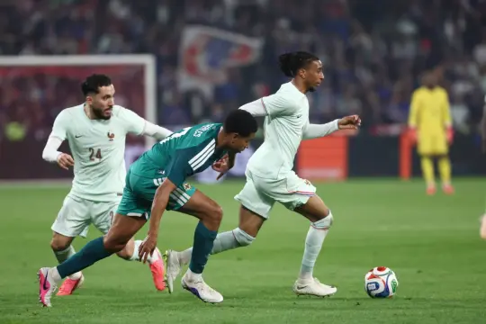 فرنسا تتجاوز إيرلندا الشمالية بثلاثية أوليسيه في ودية قبل مونديال 2026