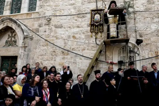 الرئيس عباس يوجه رسائل عاجلة لقادة العالم محذرًا من استهداف الاحتلال للكنائس في القدس الشرقية