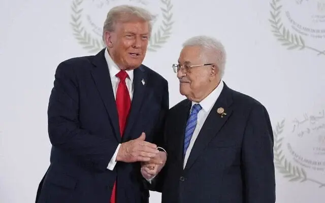 مقال إسرائيلي يعتبر أن الإدارة الأميركية بدأت إعادة التواصل مع السلطة الفلسطينية بعد فشل سياسات إضعافها، وينتقد المعارضة الإسرائيلية لتمسكها بخطاب نتنياهو.