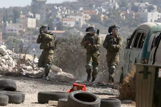 قوات الاحتلال تعتقل 6 فلسطينيين بينهم مصور صحفي وتداهم بلدات في الضفة الغربية