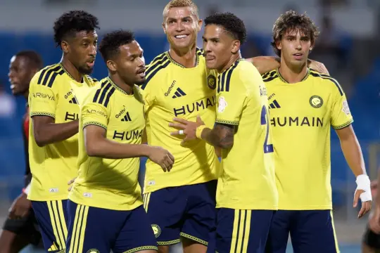 فيديو: النصر يضرب الرياض برباعية ويستعيد صدارة الدوري السعودي
