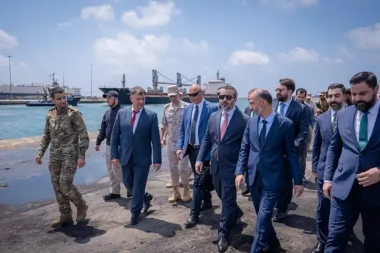 بوتين يؤكد دعم وحدة سوريا وسيادتها ويبحث مع الشرع إعادة تنظيم الوجود الروسي
