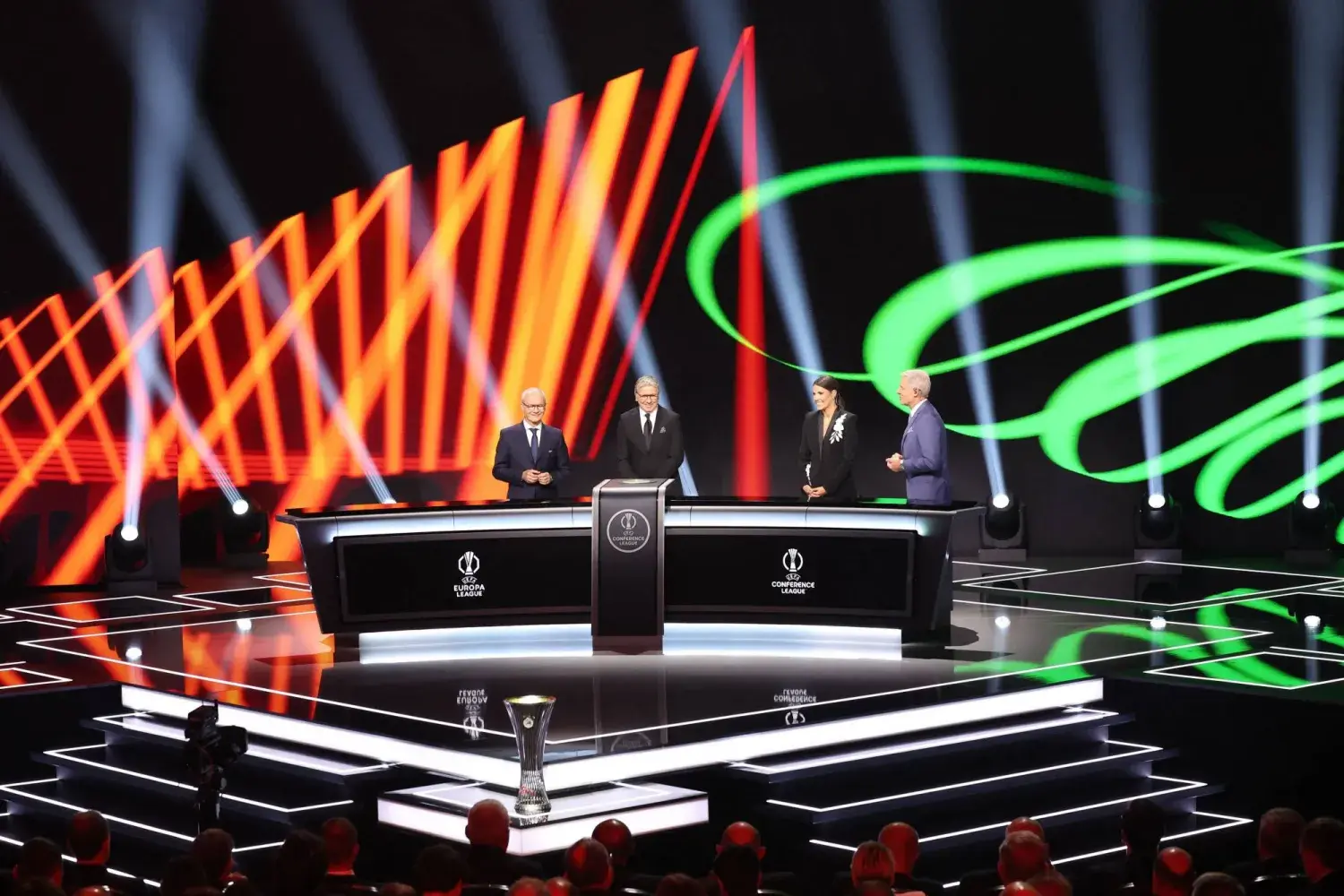قرعة مرحلة الدوري تضع وصيف الدوري الأوروبي في مواجهات قوية.. وأياكس يلتقي أتالانتا وبرايتون يخوض أول مشاركة أوروبية