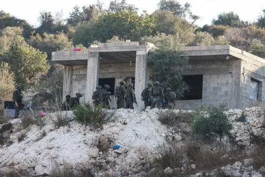 الجيش الإسرائيلي يعلن تنفيذ غارة جوية نادرة في جنين ومقتل 3 فلسطينيين