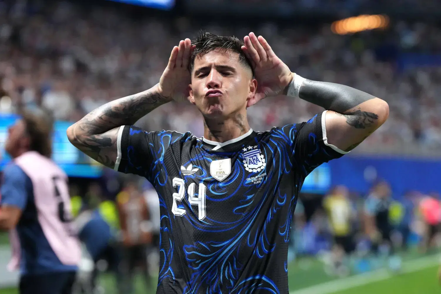 125 مليون جنيه إسترليني قد تعادل الرقم القياسي لأغلى صفقة في بريطانيا