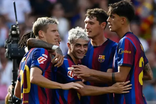 برشلونة يكتسح فالنسيا بخماسية ويواصل انطلاقته المثالية في الدوري الإسباني