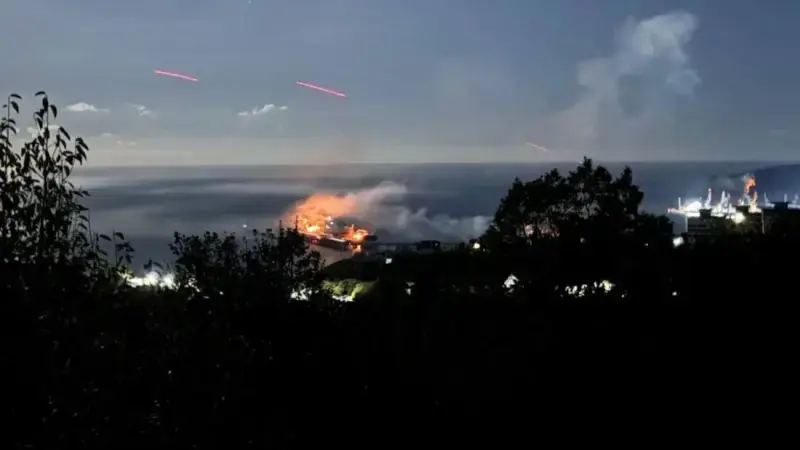 أضرار في منشآت ميناء توابسي ومنشآت "روسنفت" جنوب روسيا بعد غارة مسيّرة أوكرانية ضمن تصعيد متبادل بين موسكو وكييف