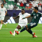 السعودية تهزم عمان 2-1 في افتتاح مشوارها بكأس العرب 2025 بفضل تألق سالم الدوسري