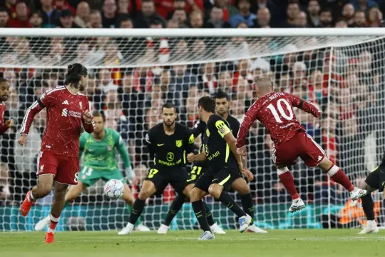 ليفربول يقلب تأخره أمام أتلتيكو مدريد ويحقق بداية قوية في دوري الأبطال