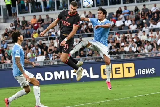 ميلان يقلب تأخره أمام لاتسيو وتعادل جنوا وفروزينوني في الدوري الإيطالي