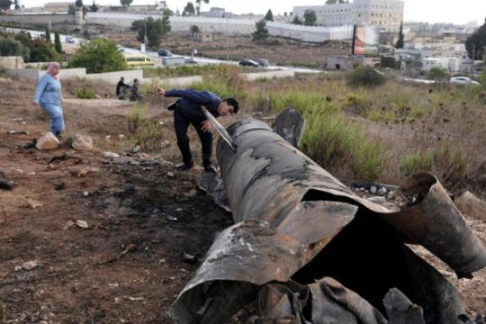 سقوط شظايا صواريخ على نابلس وخسائر مادية دون إصابات