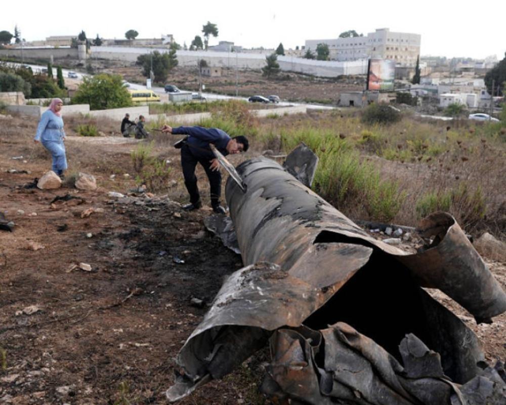 أضرار في مبانٍ وحظائر أغنام وبلدة بيت عوا تشهد استشهاد ثلاث نساء ليلة أمس