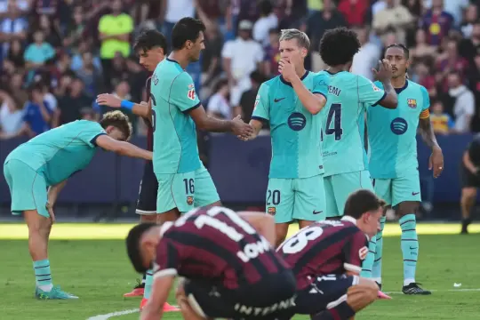 برشلونة يحافظ على العلامة الكاملة بفوز مثير على ليفانتي