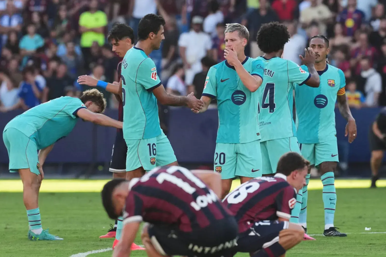 برشلونة يحافظ على العلامة الكاملة بفوز مثير على ليفانتي