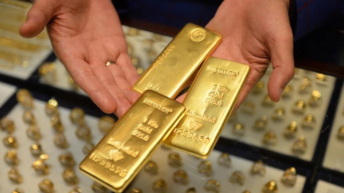المعدن النفيس يرتفع رغم استمرار التوترات في الشرق الأوسط وارتفاع عوائد السندات، وسط توقعات بمواصلة مكاسبه خلال الأشهر المقبلة.