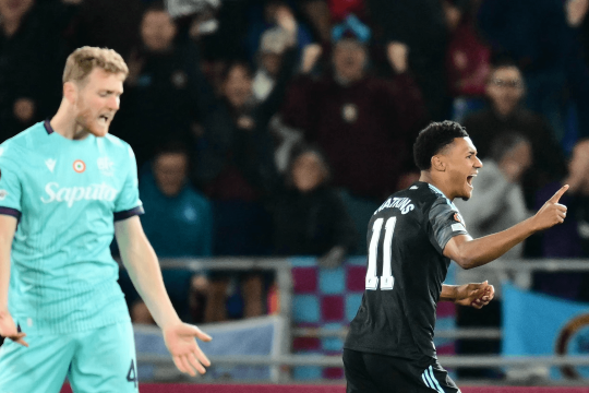 الدوري الأوروبي: أستون فيلا وفرايبورغ  يقتربان من نصف النهائي وتعادل مثير بين بورتو ونوتنغهام