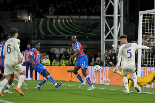 دوري المؤتمر الأوروبي: رايو فايكانو وكريستال بالاس وشاختار يضعان قدماً في نصف النهائي