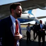 الوفد الأميركي يغادر باكستان بعد فشل مفاوضات إيران دون اتفاق