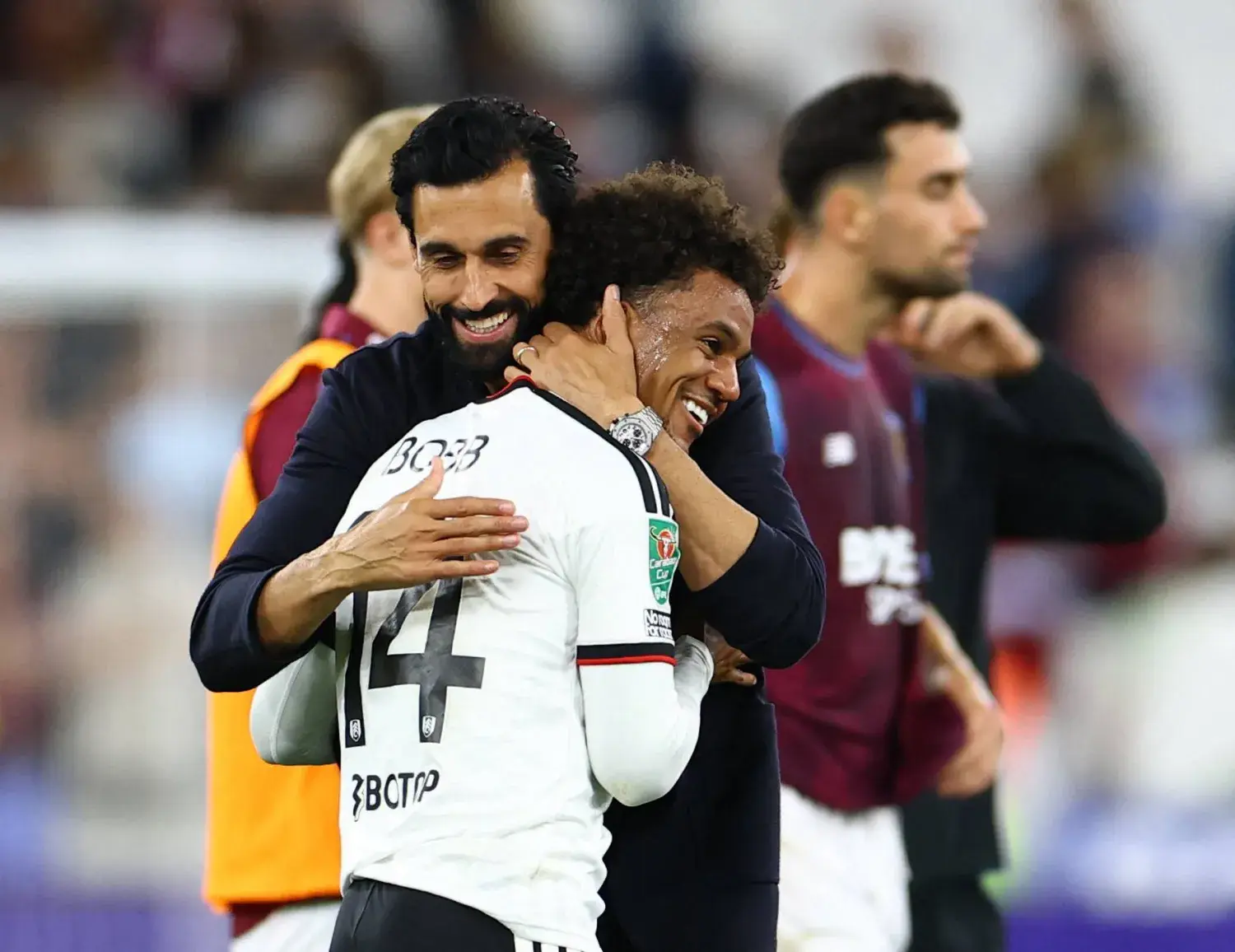 فولهام يحسم ديربي لندن أمام وست هام 3-2، وبيتربورو ينجو بركلات الترجيح أمام بارنسلي في الدور الثالث.