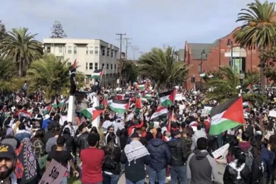 احتجاجات في بروكلين ضد فعالية عقارية إسرائيلية للترويج لبيع أراضٍ في الضفة والقدس