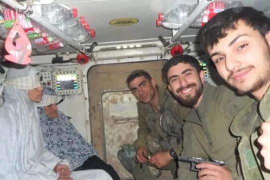 صورة نشرها جندي إسرائيلي تعيد ملف المفقودين والمخفين قسرًا في غزة إلى الواجهة