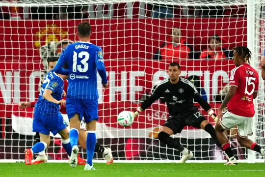 برايتون يقصي مانشستر يونايتد من كأس الرابطة بعد ريمونتادا مثيرة