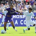 فيورنتينا يفرض التعادل على نابولي وفروسينوني يفاجئ كومو في الدوري الإيطالي
