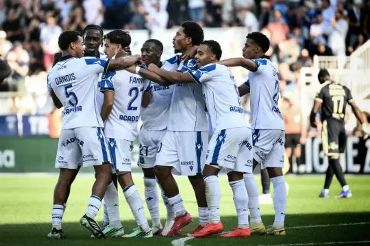 أوكسير يواصل صحوته بفوز ثمين على بريست في الدوري الفرنسي