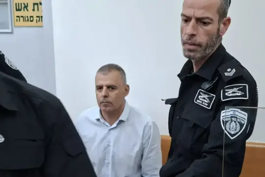 الفساد ببلدية كفار سابا: الشكوك تتزايد حول رئيس البلدية وزوجته