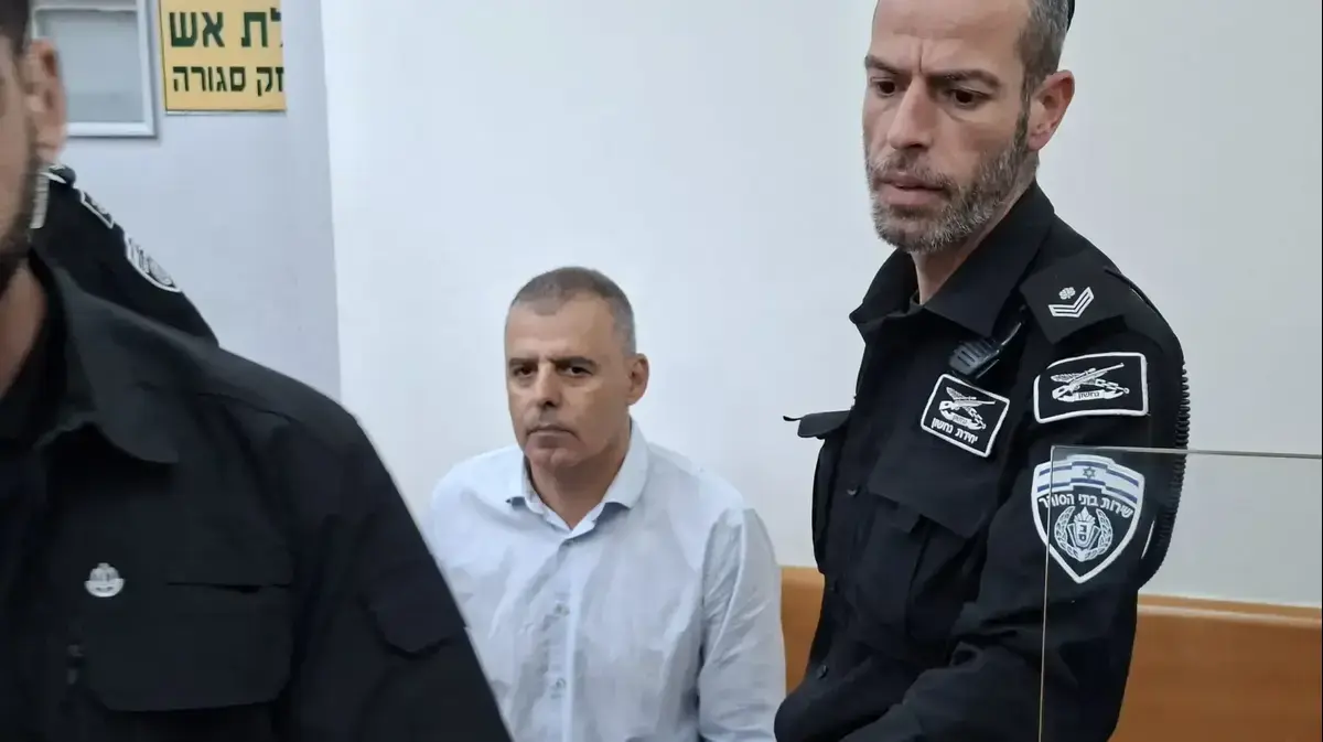 الفساد ببلدية كفار سابا: الشكوك تتزايد حول رئيس البلدية وزوجته