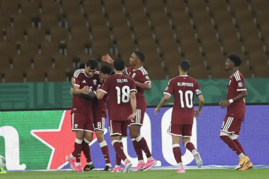 قطر تهزم البحرين بثنائية في مستهل مشوارها بكأس الخليج 27