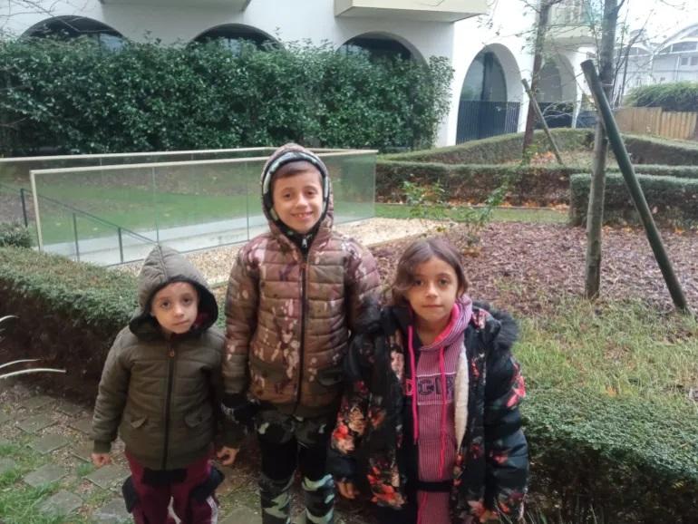 أطفال نجوا من حرب غزة يجدون أنفسهم في قلب أزمة إنسانية جديدة داخل دور رعاية فرنسية وسط انقطاع التواصل مع والدتهم