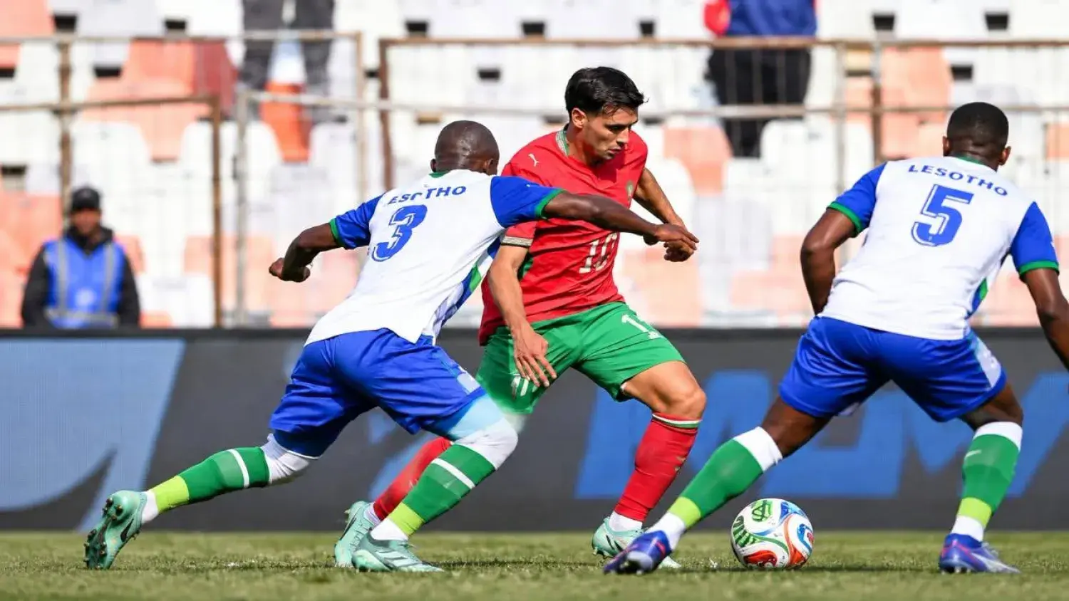 المغرب يهزم ليسوتو والجزائر تتعادل مع بوروندي في تصفيات أمم أفريقيا