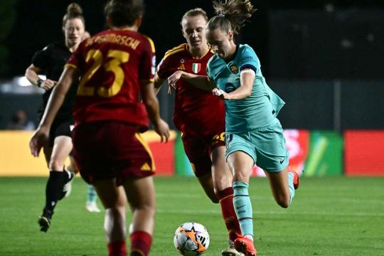 برشلونة يكتسح روما بسداسية.. ويوفنتوس يهزم هاكن في دوري أبطال أوروبا للسيدات