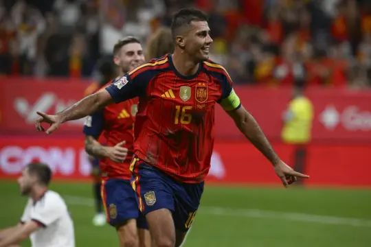 إسبانيا تواصل انطلاقتها المثالية في دوري الأمم بثلاثية أمام التشيك