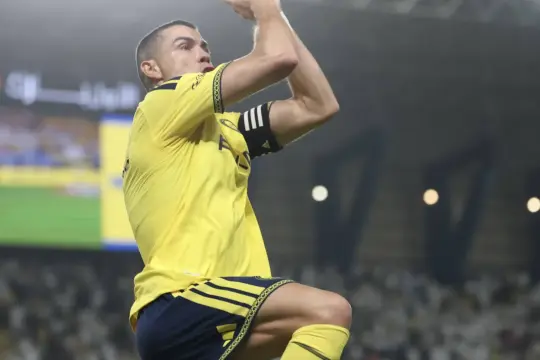 رونالدو يقود النصر للفوز على الدرعية ويقترب من الهدف الألف