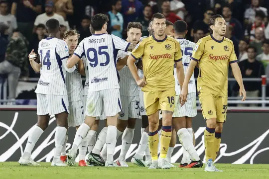 إنتر ميلان يتصدر الدوري الإيطالي وروما يلاحقه ونابولي يسقط أمام فينيسيا