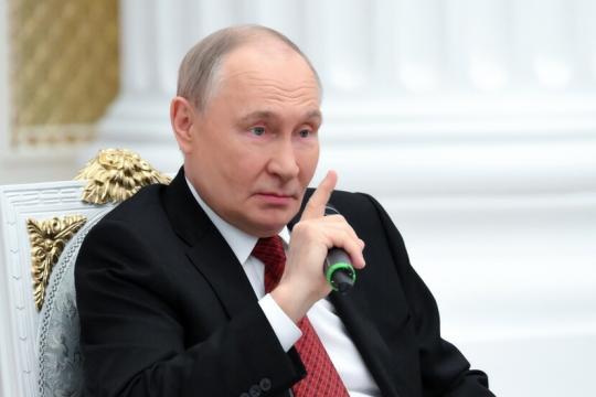 بوتين يقدم مقترحات لترامب لحل أزمة إيران ويؤكد استعداد موسكو لتخفيف التوتر