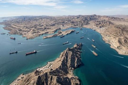 سلطان الجابر يحذر من تداعيات كارثية لإغلاق مضيق هرمز على الاقتصاد العالمي