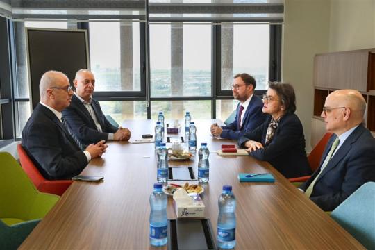 لجنة الانتخابات تبحث مع ألمانيا التحضيرات المقبلة وتعزيز نزاهة العملية الديمقراطية