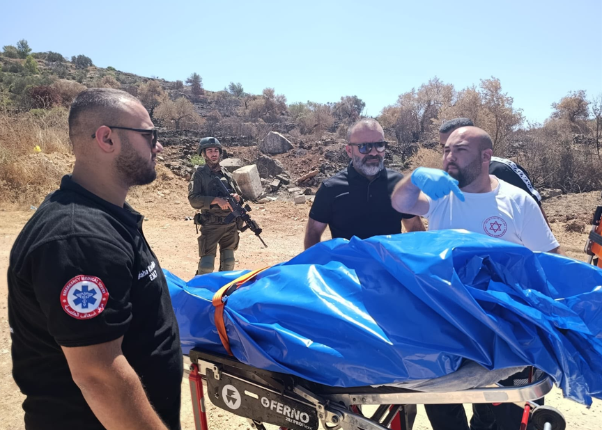 جثمان الطفل وصل إلى مجمع فلسطين الطبي تمهيداً لتشييعه في سنجل.. والشؤون المدنية تؤكد مواصلة جهودها لاستعادة جثامين الشهداء المحتجزة