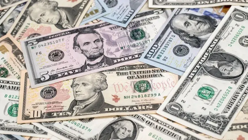 بغداد تعلن وصول شحنة جديدة خلال أيام بعد تفاهمات بشأن الرقابة على توزيع العملة وتنظيم استخدامها
