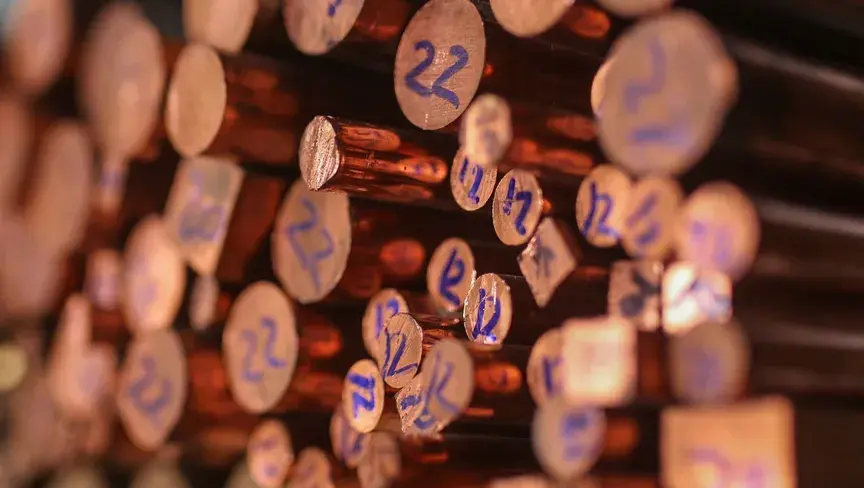 الصين تسعى لتعزيز مخزوناتها من النحاس وسط قفز الأسعار لمستويات قياسية