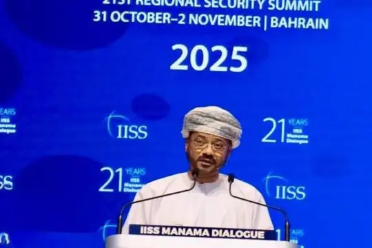 وزير خارجية عُمان يدعو لإشراك إيران في منظومة الأمن الإقليمي: “العزل لم يكن حلاً”