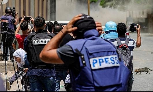 إصابات واعتقالات ومفقودون وسط تحذيرات من استهداف ممنهج للإعلام