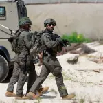اقتحام عزون وقلقيلية.. اعتقالات واعتداءات وإصابات برصاص الاحتلال